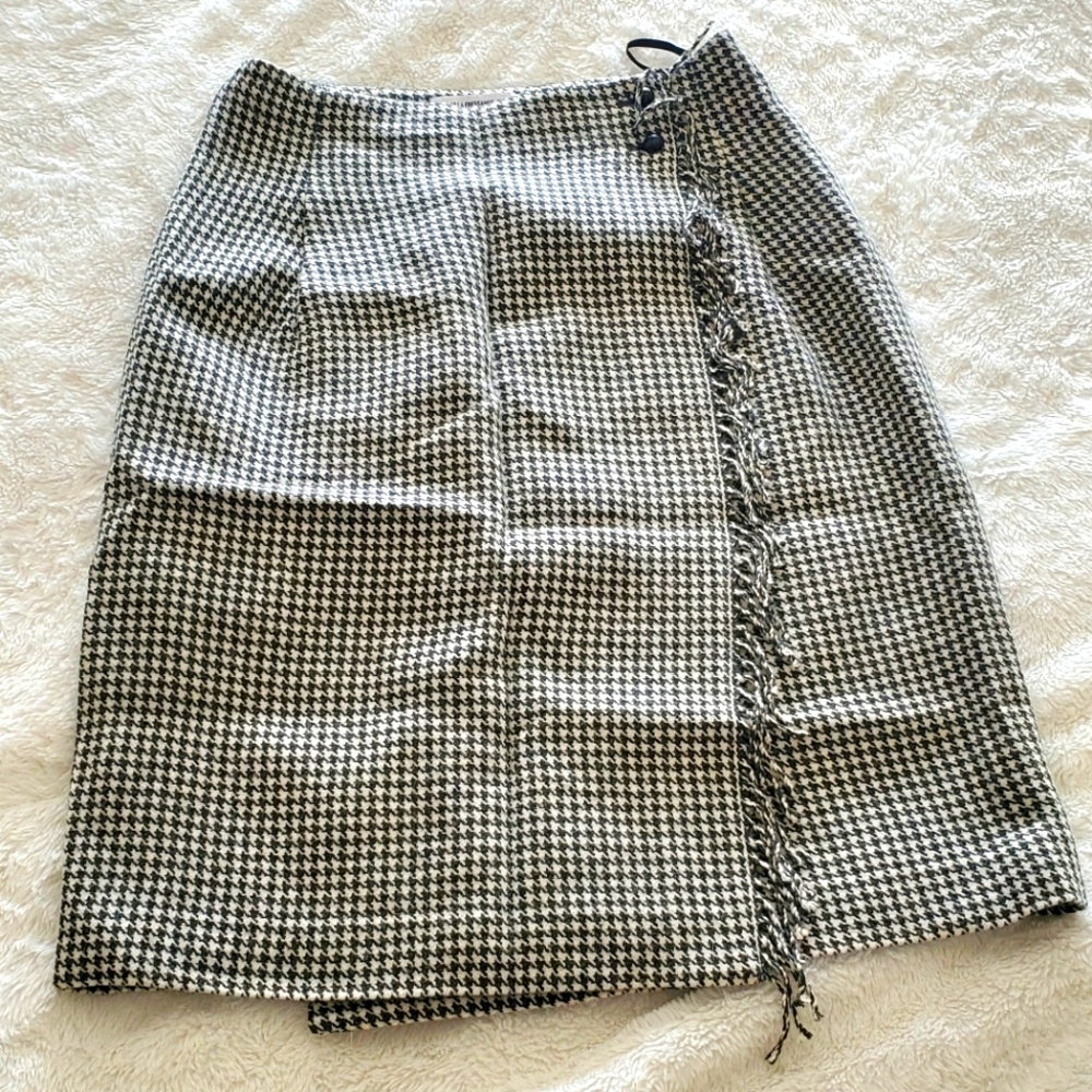 *last chance* Houndstooth skirt